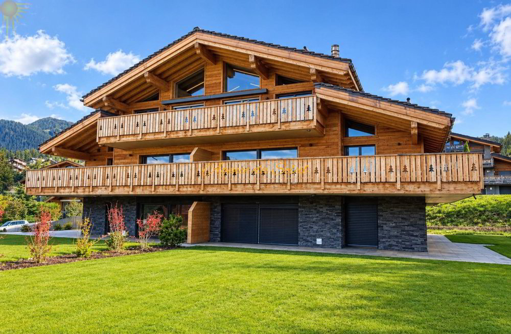 4 rooms Apartment to buy in Crans-Montana - image 1/12