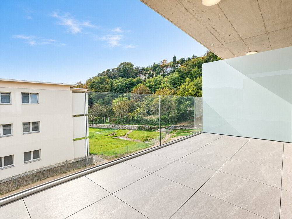 3 rooms Apartment to buy in Caslano - image 1/5