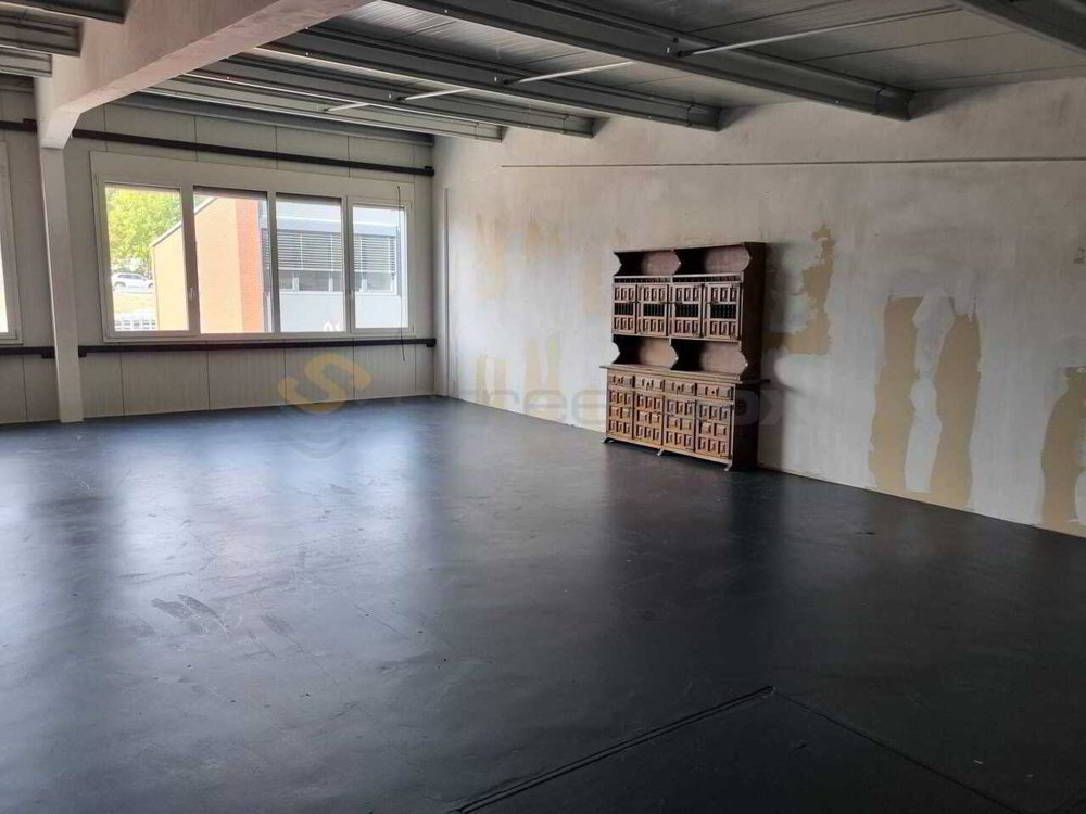 null rooms Office & Commercial for rent in Rolle - image 1/5