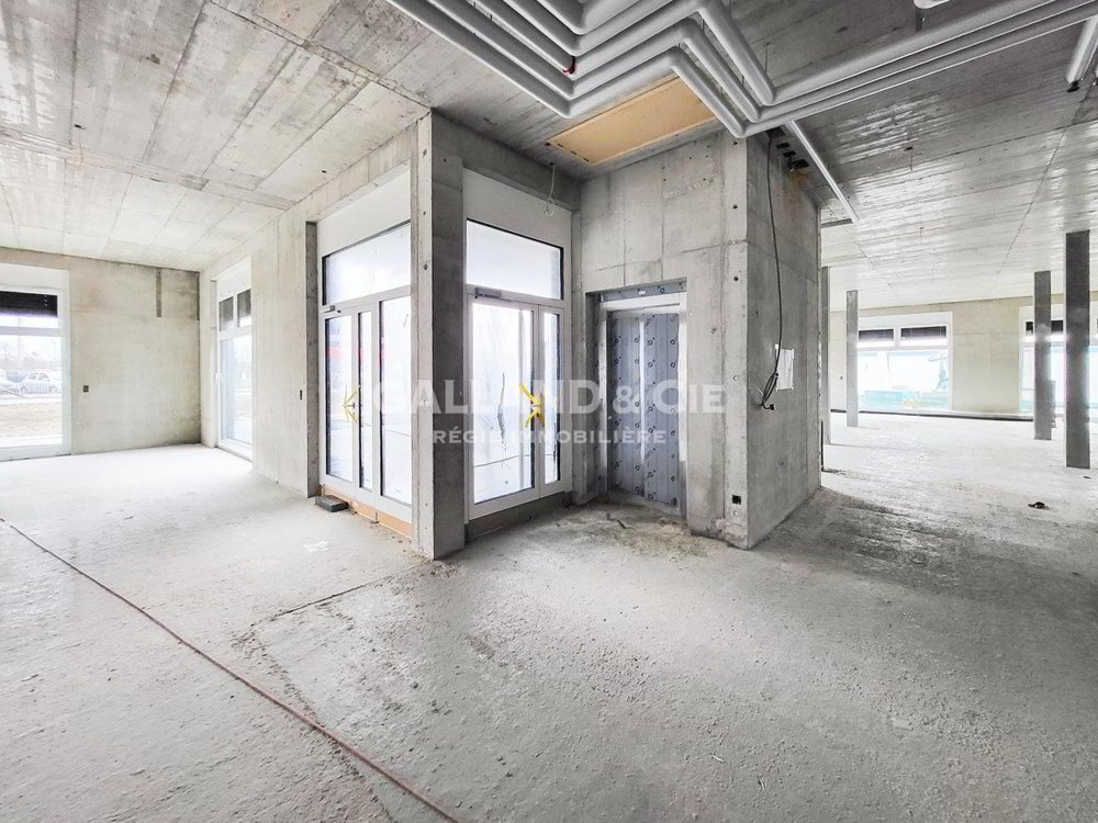 null rooms Office & Commercial for rent in St-Aubin FR - image 1/4