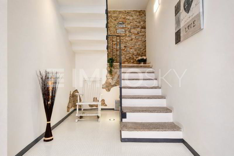 12 rooms House to buy in Morcote - image 1/5