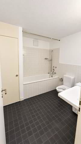 Appartement 2.5 pièces à louer à Biel/Bienne - image 1/6