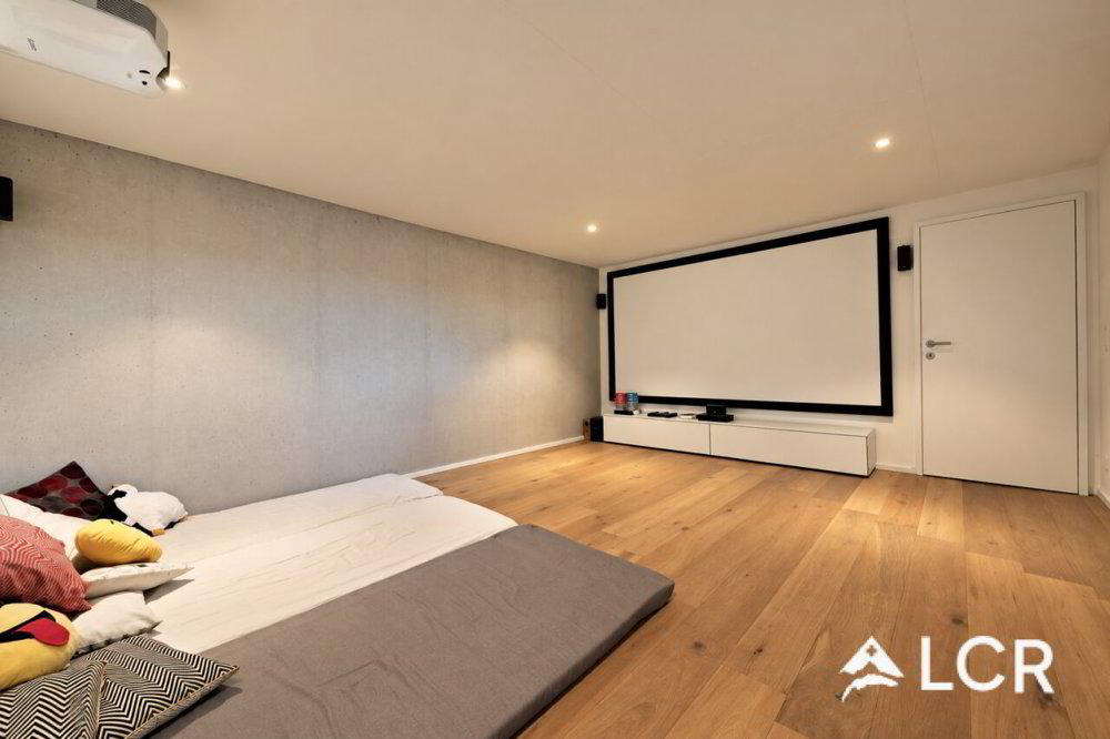 Maison 6 pièces à louer à Givrins - image 1/12