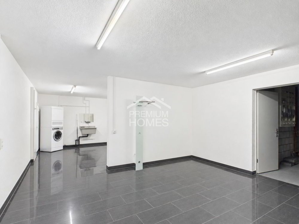8 rooms House to buy in Bellach - image 1/13