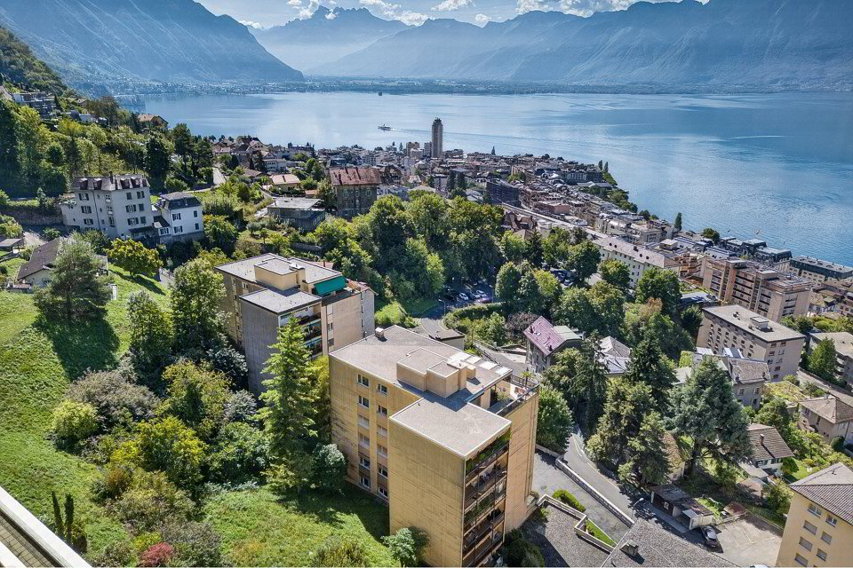 4 rooms Apartment to buy in Montreux - image 1/13