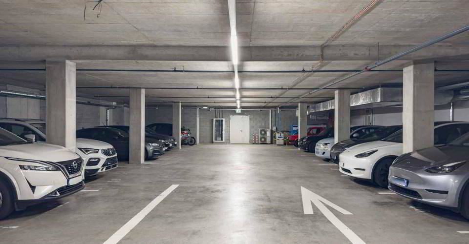 null rooms Office & Commercial for rent in Meyrin - image 1/13