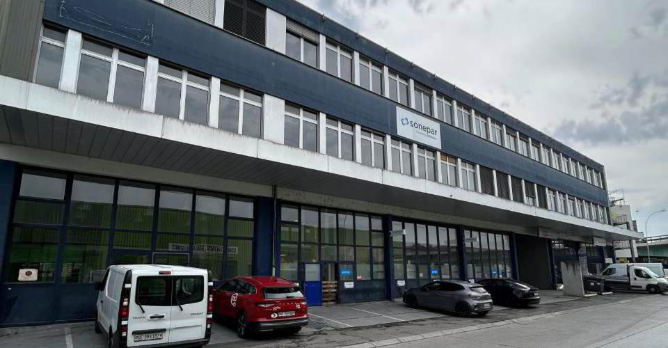 Ufficio & Commercio di null locali in affitto a Carouge GE - immagine 1/11