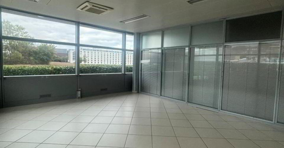 null rooms Office & Commercial for rent in Le Grand-Saconnex - image 1/5