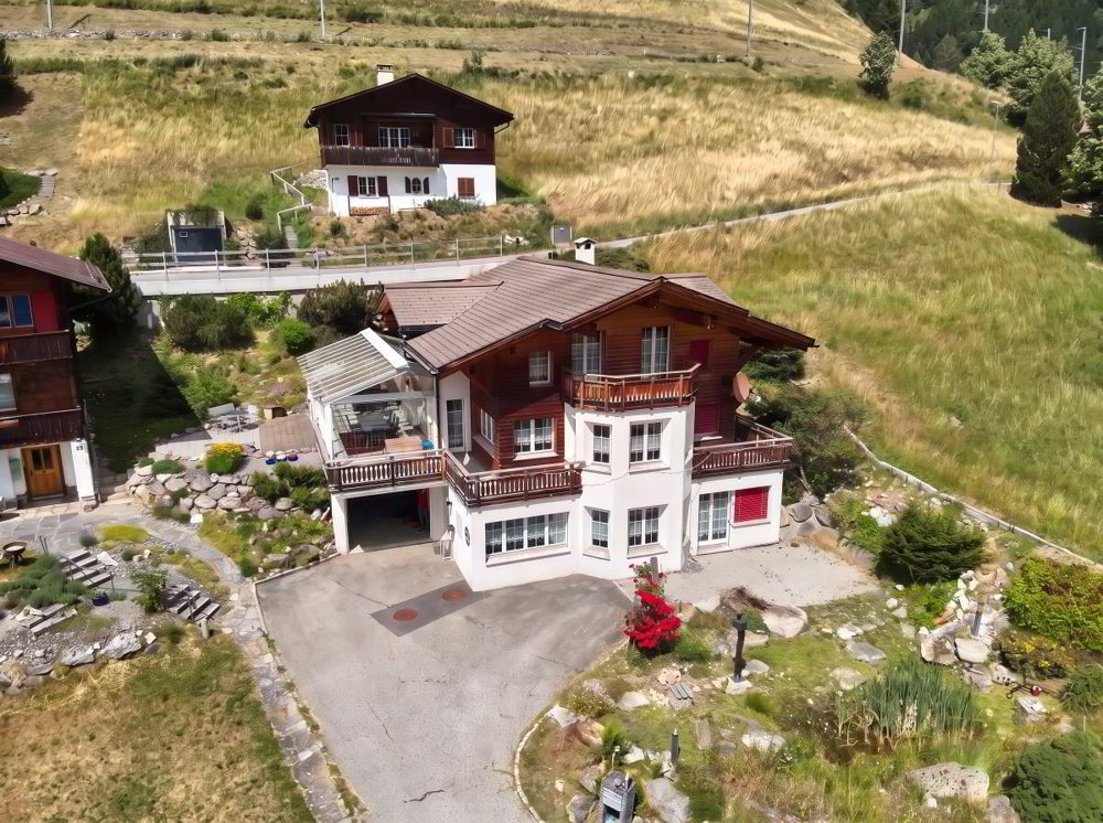 Casa di 6 locali in vendita a Sedrun - immagine 1/1