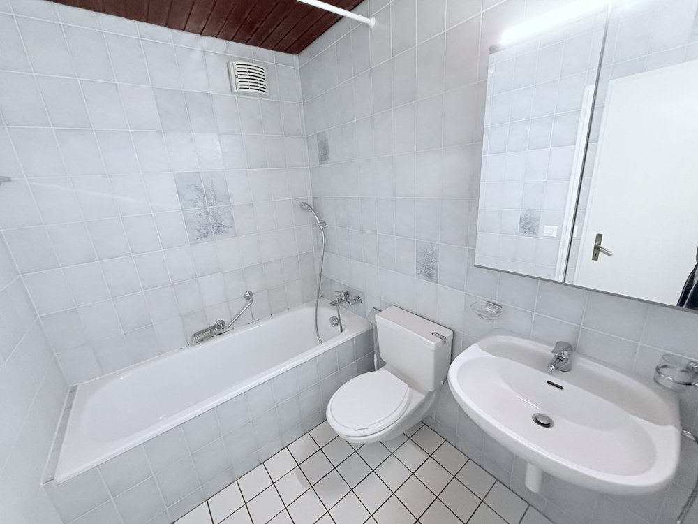 2 rooms Apartment for rent in Bex - image 1/9
