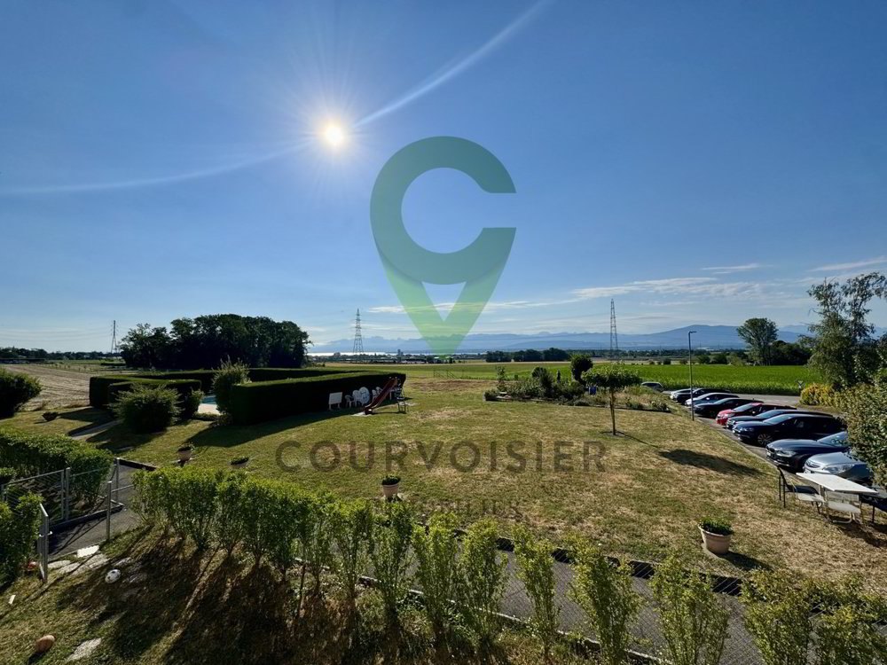 3 rooms Apartment to buy in Nyon - image 1/13