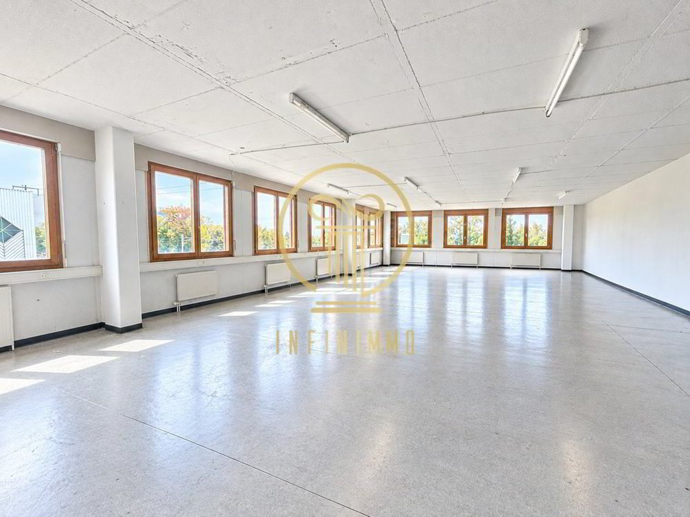 null rooms Office & Commercial to buy in Morges - image 1/2
