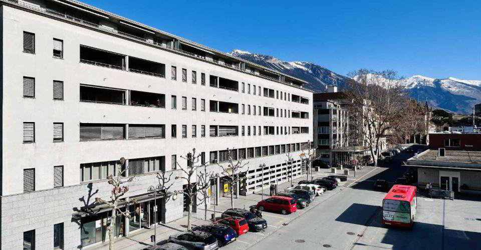 null rooms Office & Commercial for rent in Sierre - image 1/6
