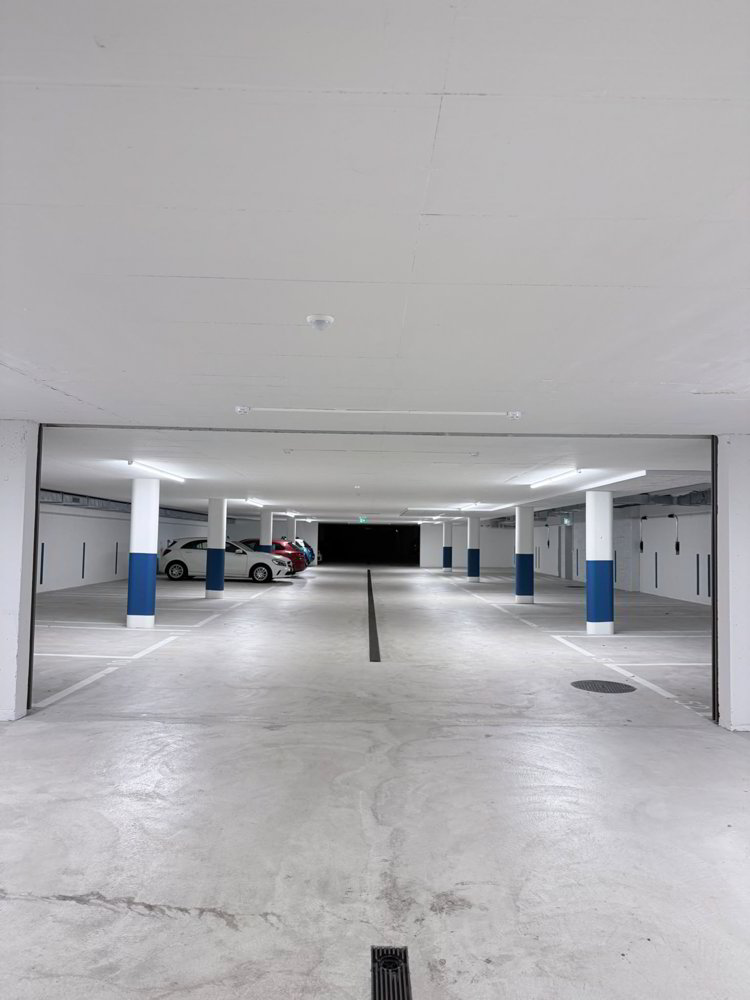 null rooms Car park, garage for rent in Zürich - image 1/4