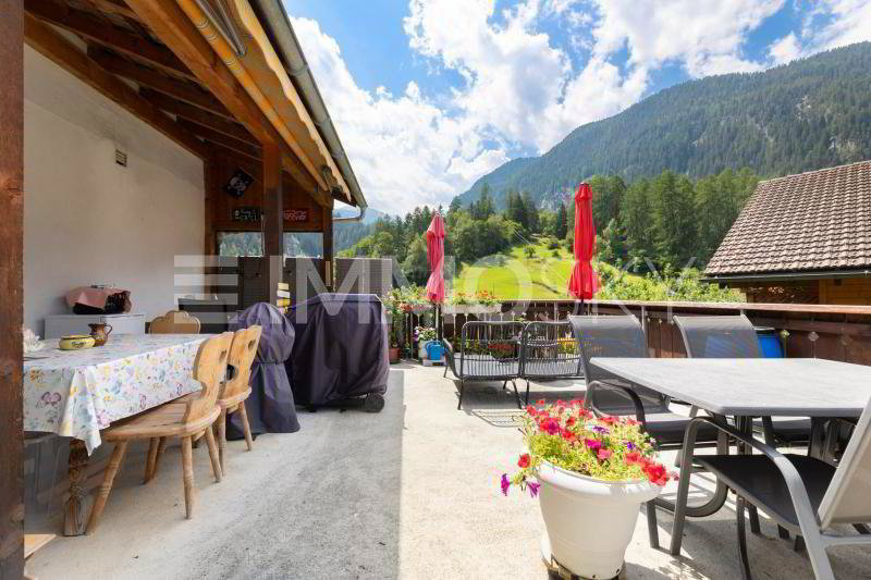 Casa di 9 locali in vendita a Andeer - immagine 1/5