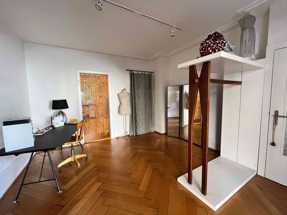 Altbauatelier mit Schaufenster 39m2 sucht Nachmieter/in