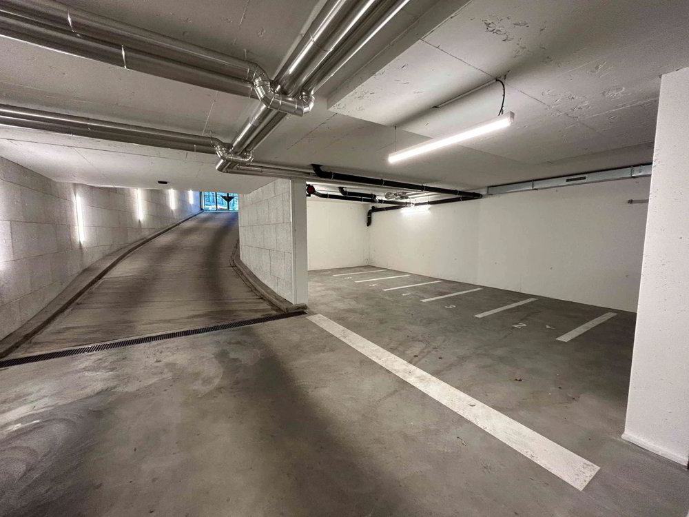 Mottorrad Platz in Tiefgarage zu vermieten