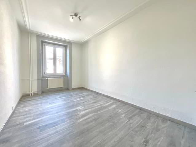 4.5 Zimmer Wohnung zu vermieten in La Chaux-de-Fonds - Bild 1/10