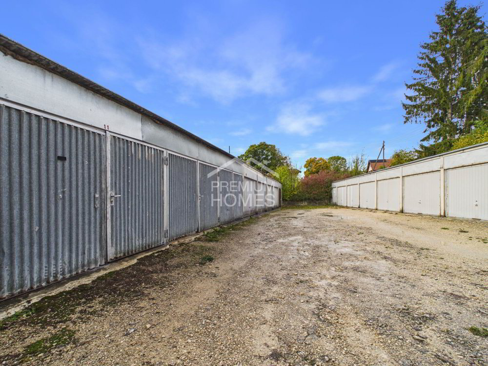 10 rooms House to buy in Tramelan - image 1/5