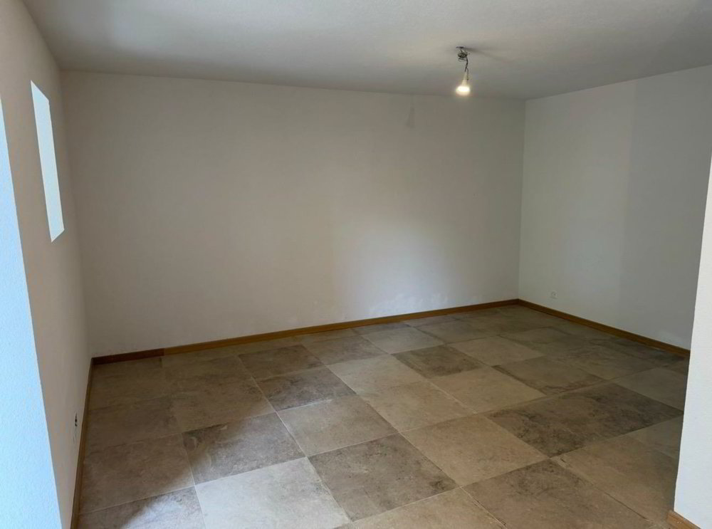 null rooms Office & Commercial to buy in Salins - image 1/13