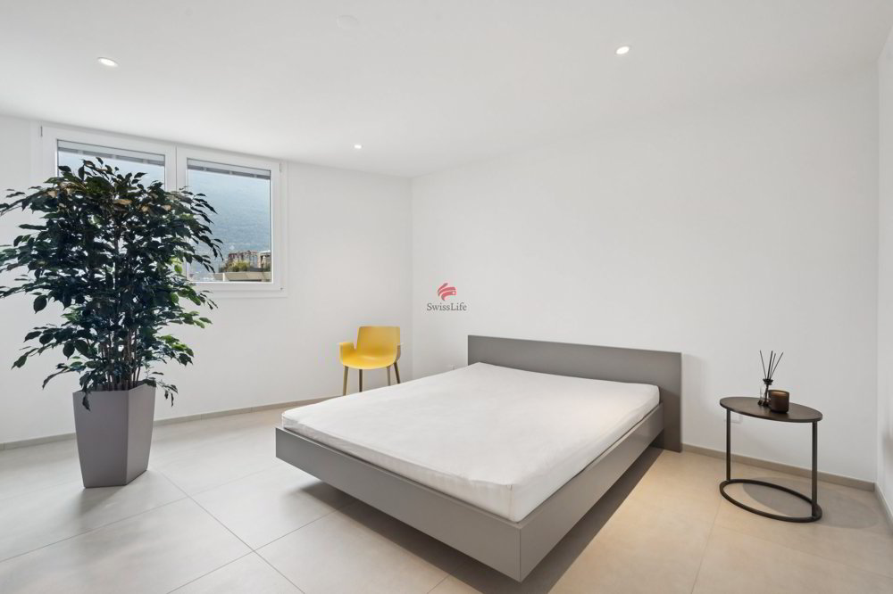3 rooms Apartment to buy in Giubiasco - image 1/10