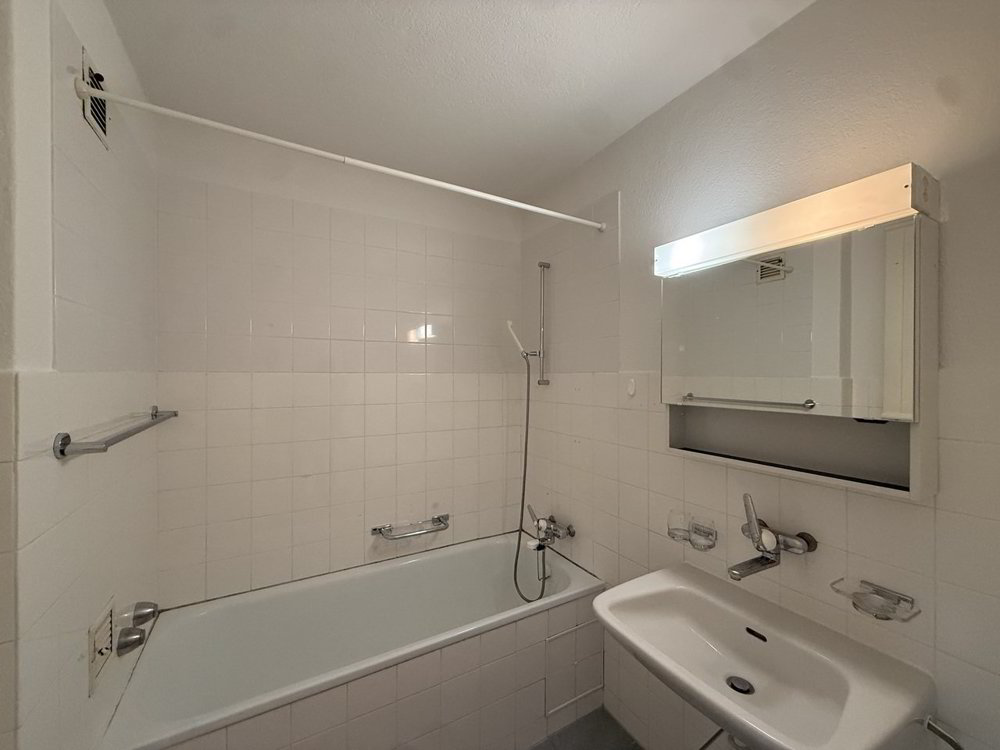 4 Zimmer Wohnung zu vermieten in Arlesheim - Bild 1/12