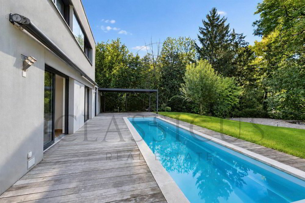 7 rooms House to buy in Anières - image 1/12