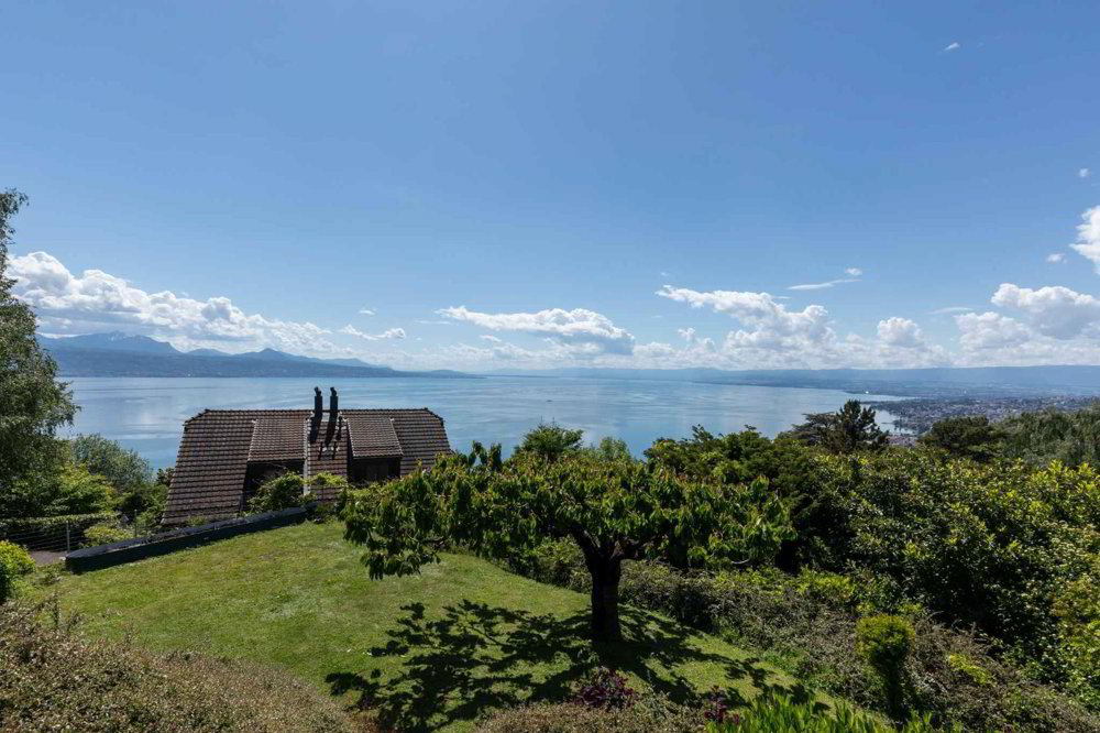 6 rooms House to buy in Grandvaux - image 1/12