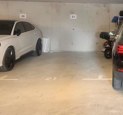 null rooms Car park, garage for rent in Prilly - image 1/2