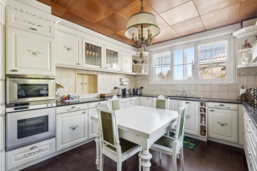 12 rooms House to buy in Lutry - image 1/10