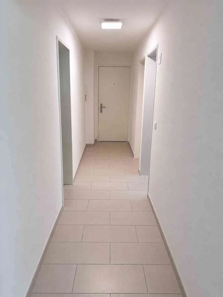 2 rooms Office & Commercial for rent in Therwil - image 1/6
