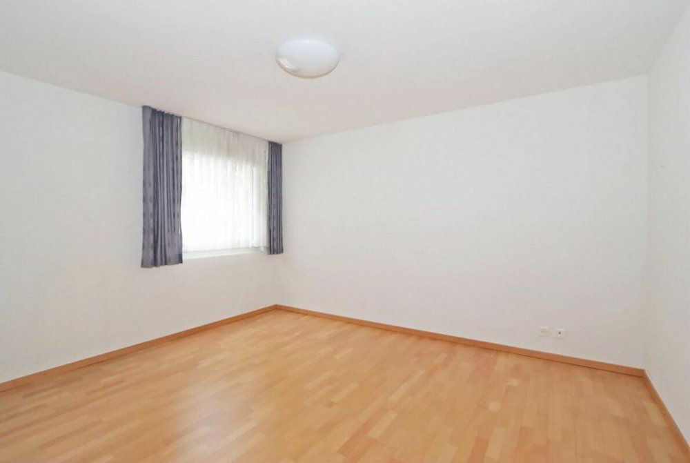 2.5 rooms Apartment to buy in Netstal - image 1/13