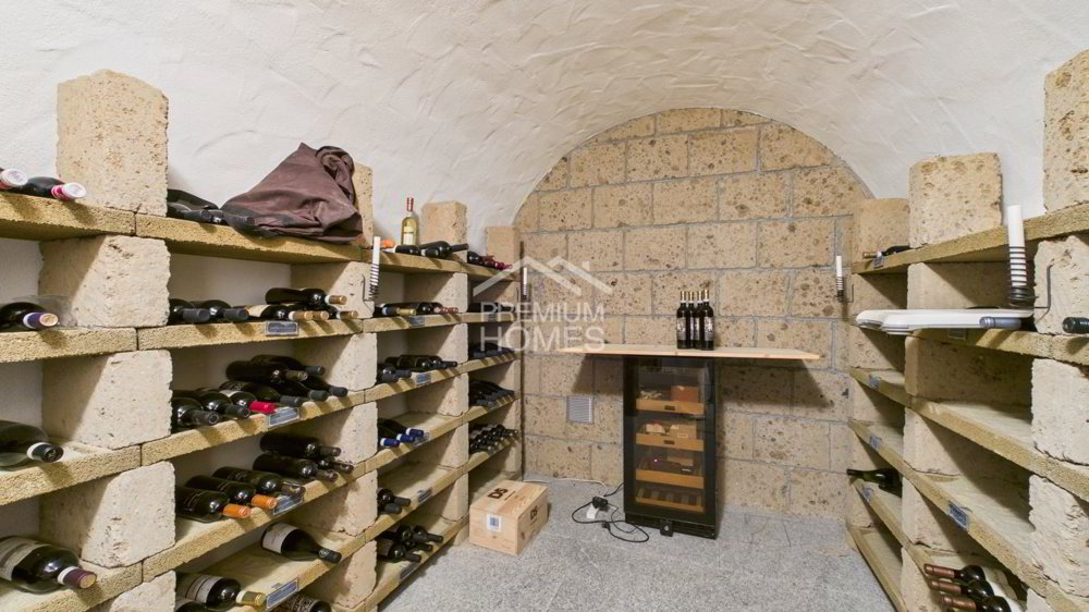 4 rooms Apartment to buy in Gunten - image 1/11