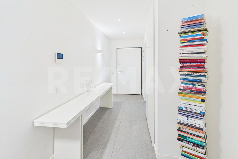 2 rooms Apartment to buy in Lugano - image 1/13