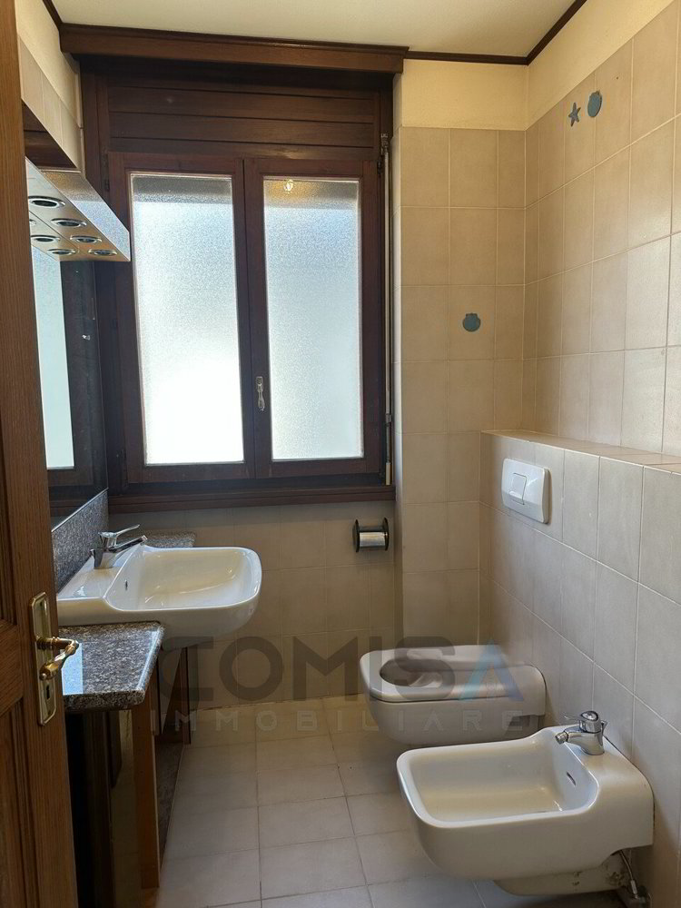 4 rooms Apartment to buy in Viganello - image 1/7