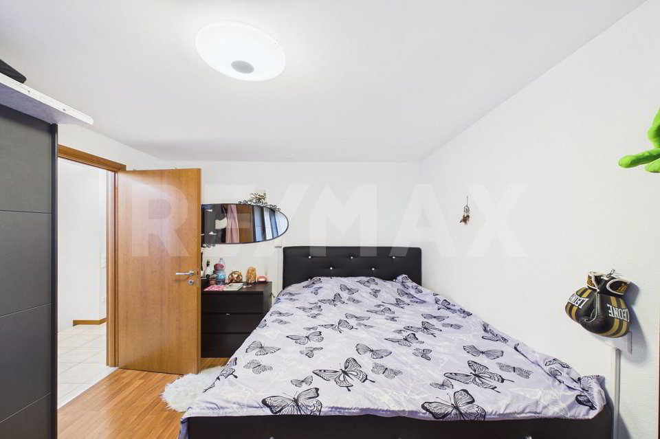 Maison 8 pièces à acheter à Colla - image 1/13