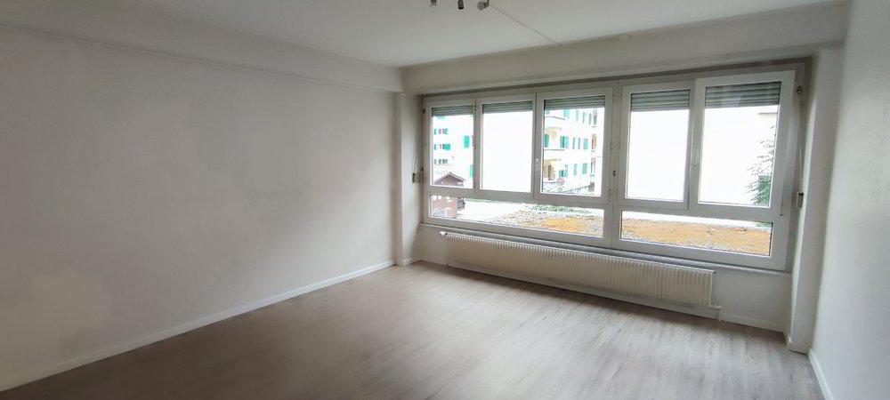 Appartement 4 pièces à louer à Delsberg - image 1/9