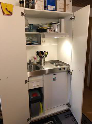 1 Zimmer Wohnung zu vermieten in Travers - Bild 1/3
