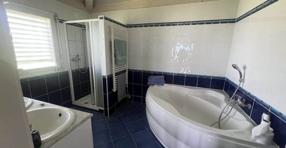 Maison 5.5 pièces à louer à St-Légier-La Chiésaz - image 1/6