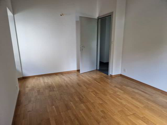 Maison 4 pièces à louer à Bex - image 1/7
