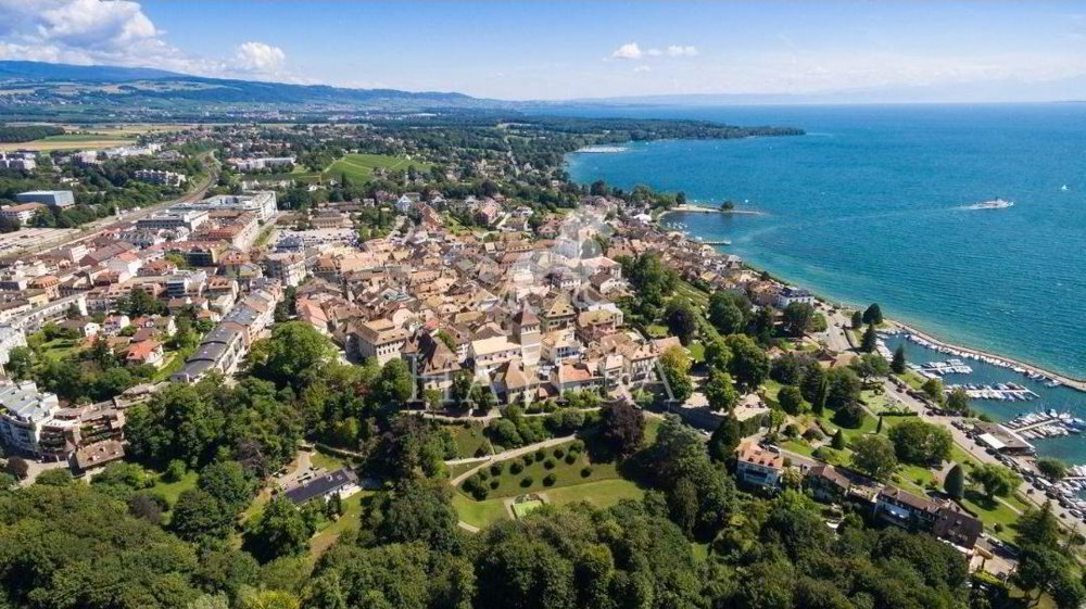 Maison 9 pièces à acheter à Nyon - image 1/1