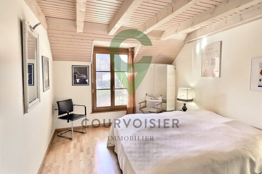 Casa di 6 locali in vendita a Colombier VD - immagine 1/12