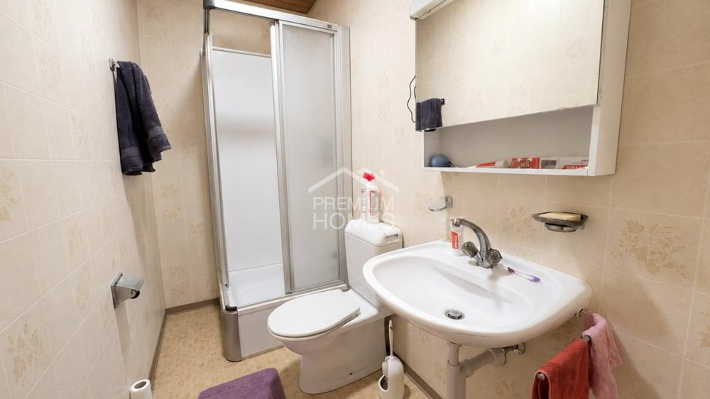 9.5 rooms Office & Commercial to buy in Hägendorf - image 1/13