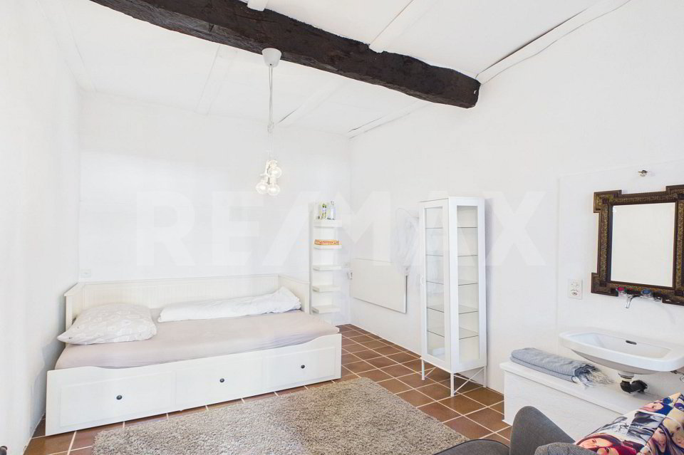 7 rooms House to buy in Pura - image 1/12