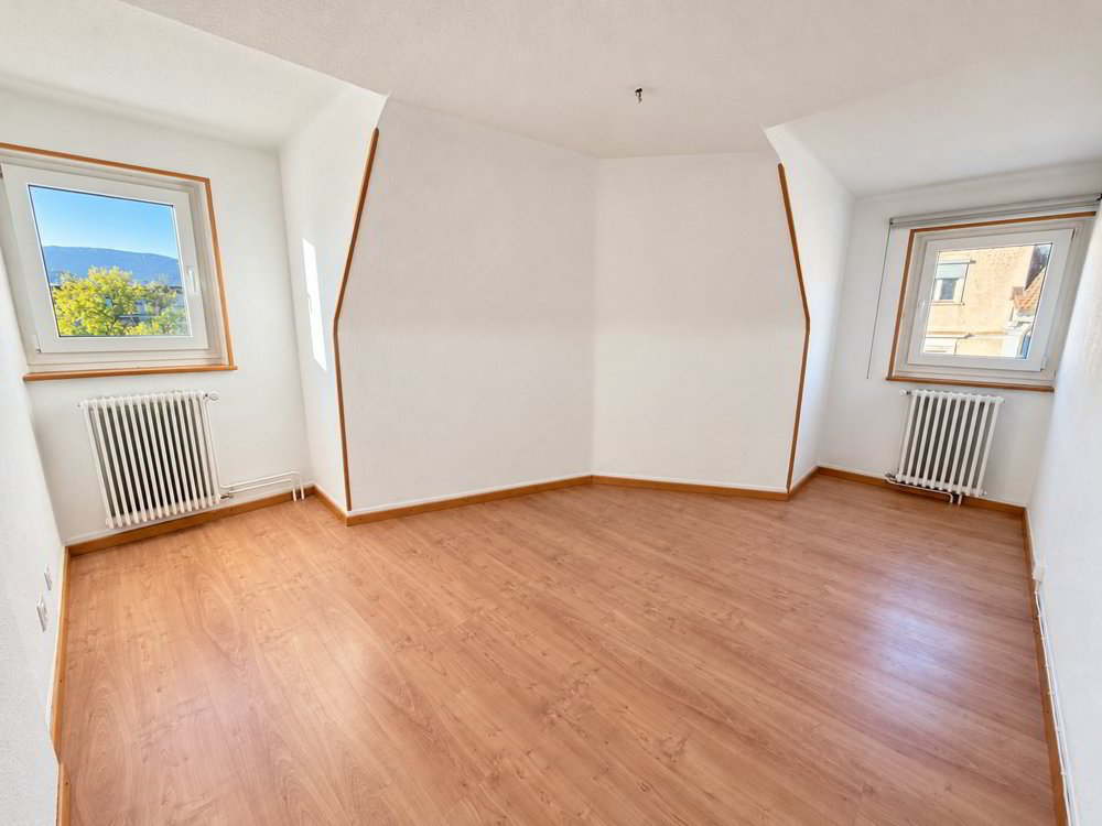 Appartement 3 pièces à louer à Delsberg - image 1/9