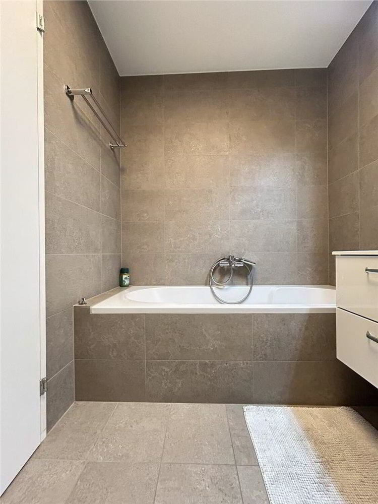 Appartement 3 pièces à louer à Zug - image 1/11