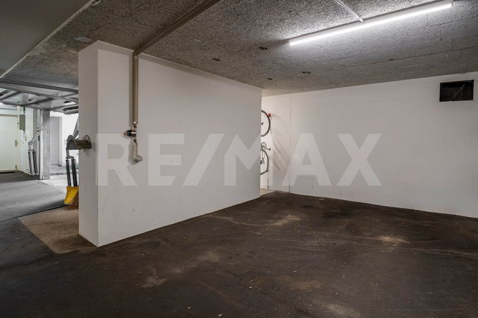 4 rooms Apartment to buy in Dürnten - image 1/13