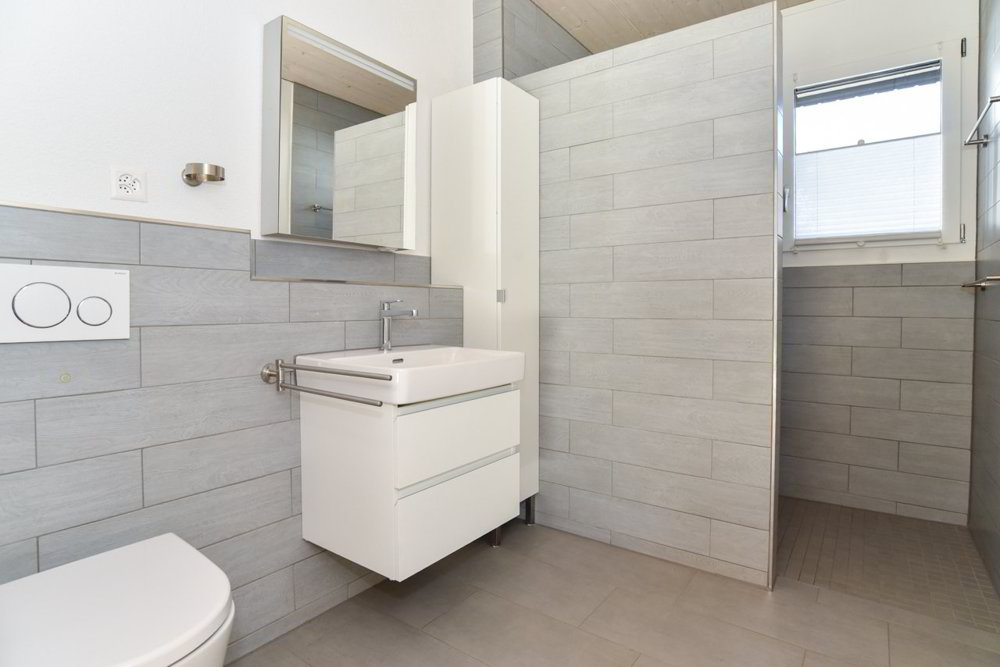 3 rooms House to buy in Gränichen - image 1/13