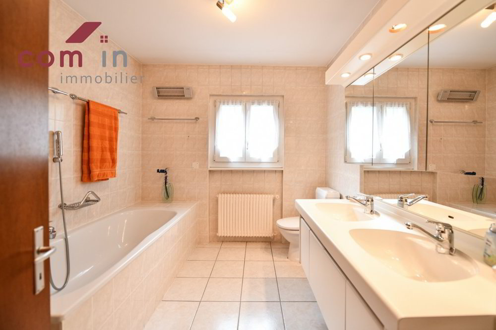 5 rooms House to buy in Grône - image 1/13