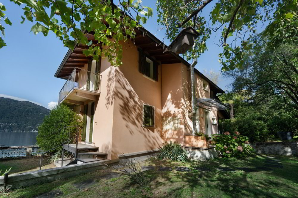Maison 15 pièces à acheter à Gerra (Gambarogno) - image 1/9